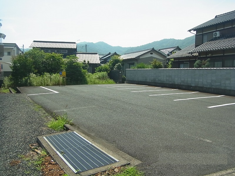 倉谷　月極駐車場